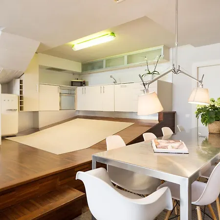 My Space Emirates - Modern Duplex With Private Garden And Swimming Pool *