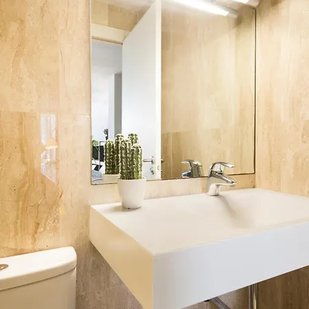 My Space Emirates - Modern Duplex With Private Garden And Swimming Pool *