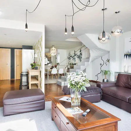 My Space Emirates - Modern Duplex With Private Garden And Swimming Pool Apartment *