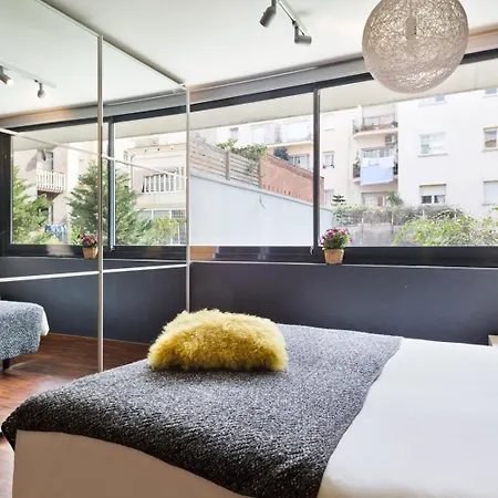 My Space Emirates - Modern Duplex With Private Garden And Swimming Pool Apartment
